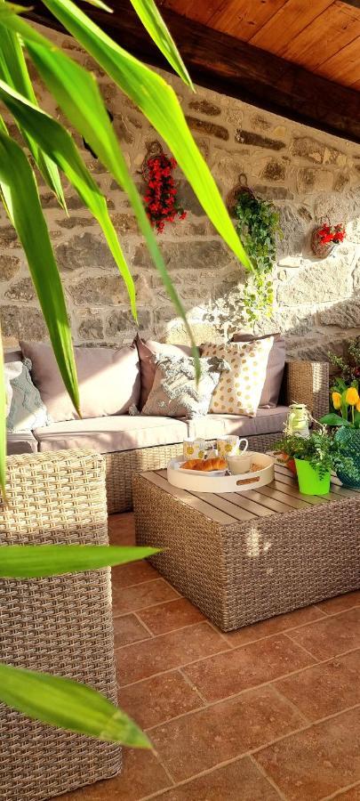 Apartment In The Smallest Town In The World Hum Bagian luar foto