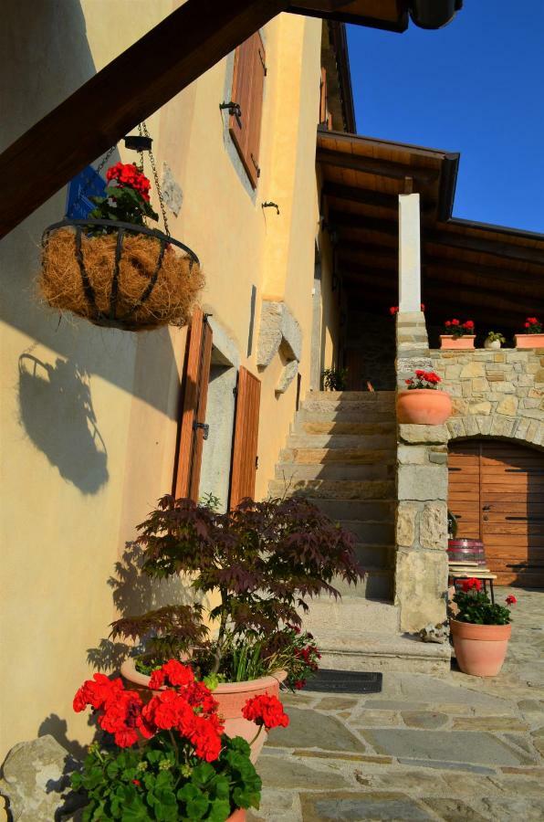 Apartment In The Smallest Town In The World Hum Bagian luar foto
